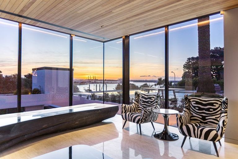 Photo of property in 92 Paritai Drive, Orakei, Auckland, 1071