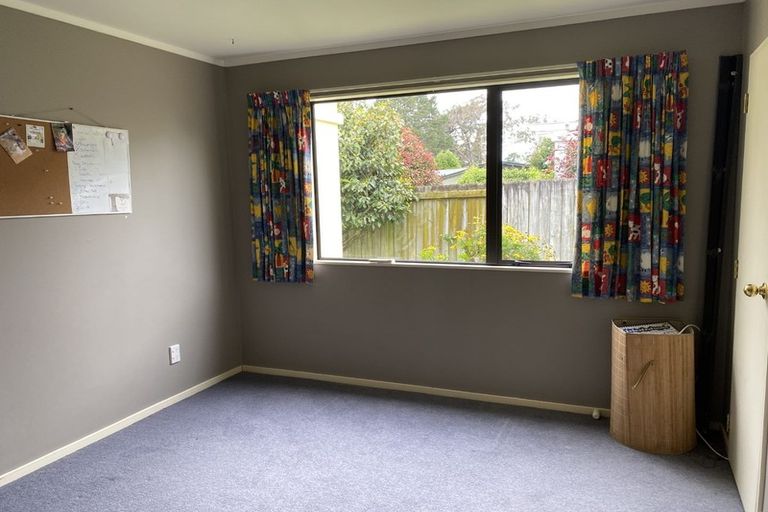 Photo of property in 68 Clifton Terrace, Fitzherbert, Palmerston North, 4410