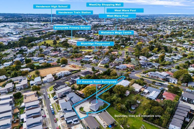 Photo of property in 37 Awaroa Road, Sunnyvale, Auckland, 0612