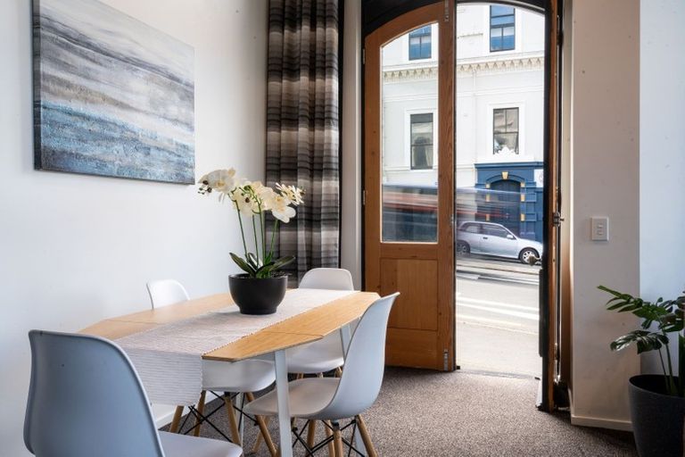 Photo of property in 2/5 Jetty Street, Dunedin Central, Dunedin, 9016