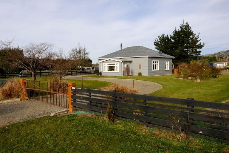 Photo of property in 64 Waihao Back Road, Waimate, 7979