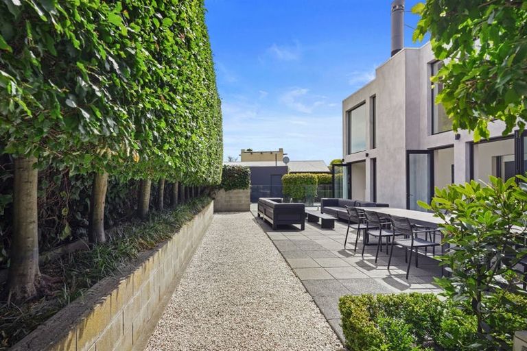 Photo of property in 100 Glandovey Road, Fendalton, Christchurch, 8052