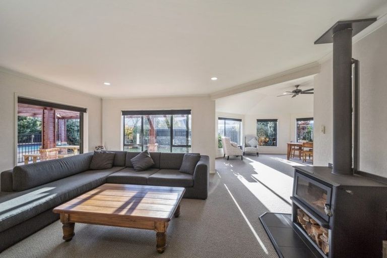 Photo of property in 6a Ashmore Drive, Frankleigh Park, New Plymouth, 4310