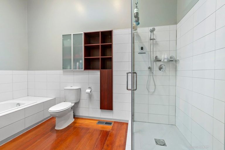 Photo of property in 33 Myrtle Crescent, Mount Cook, Wellington, 6021