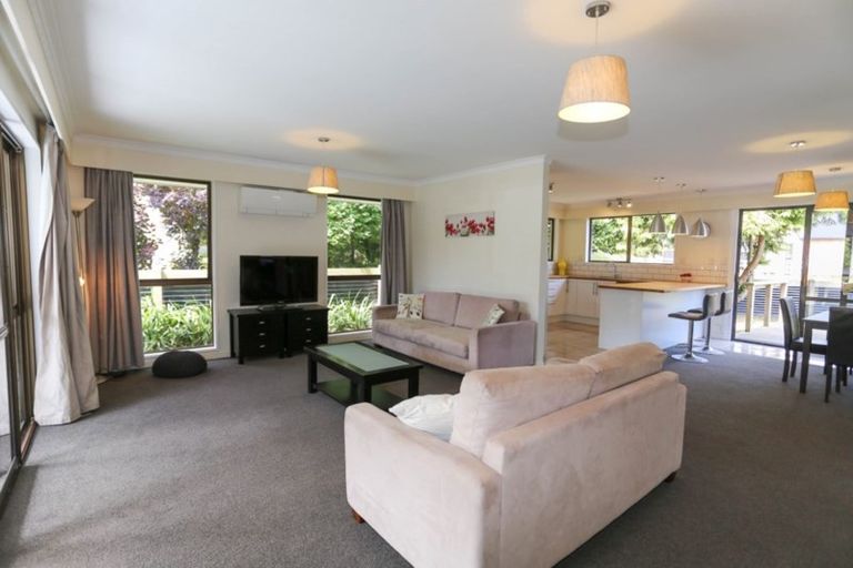 Photo of property in 6 Holmcroft Court, Cracroft, Christchurch, 8022