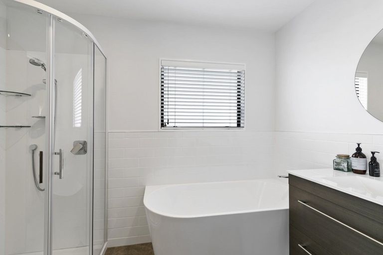 Photo of property in 38b Kaikoura Street, Maupuia, Wellington, 6022