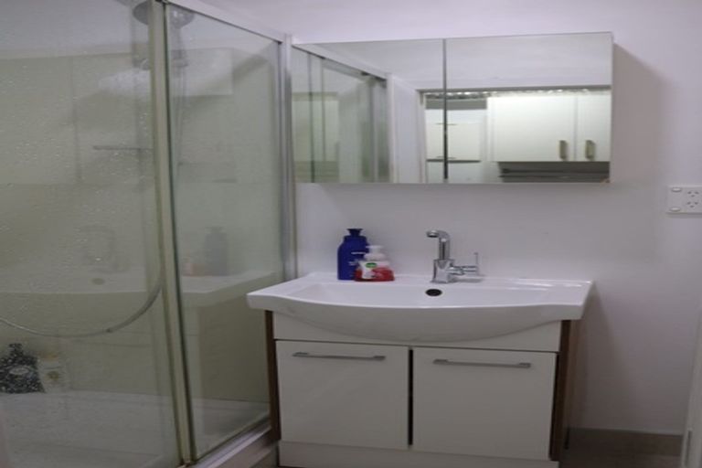 Photo of property in 18 Dunstall Place, Mangere Bridge, Auckland, 2022