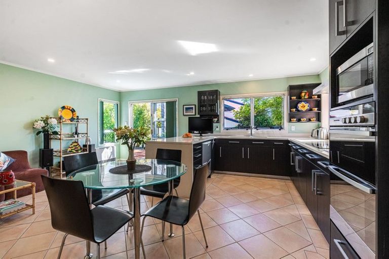 Photo of property in 175 Chelsea View Drive, Chatswood, Auckland, 0626