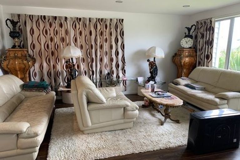 Photo of property in 3 Tuangi Street, Long Bay, Auckland, 0630