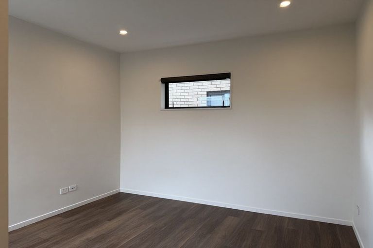 Photo of property in 5 Pilot Drive, Hobsonville, Auckland, 0616