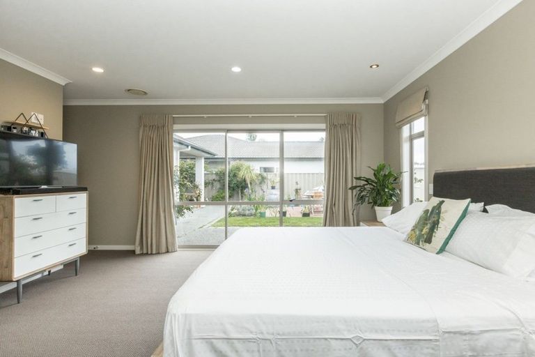 Photo of property in 18 Pania Place, Poraiti, Napier, 4112