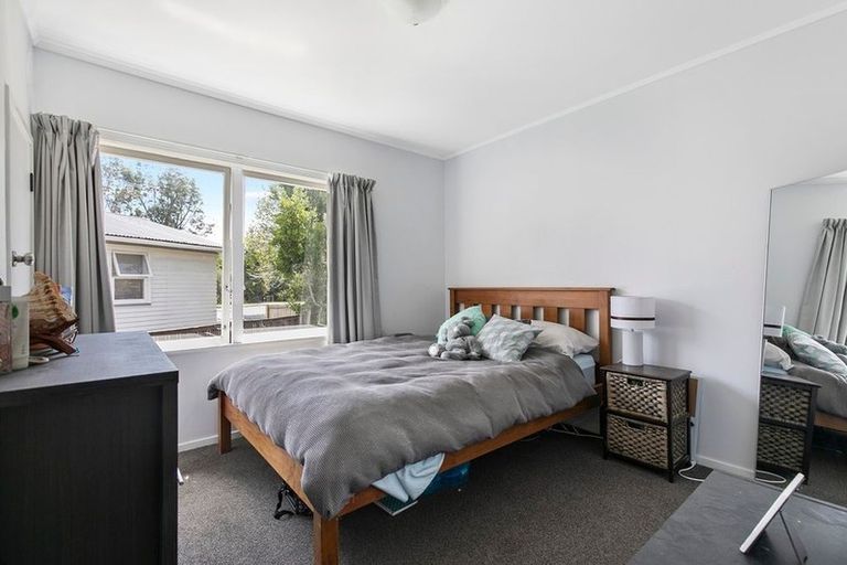 Photo of property in 123 Riverpark Crescent, Henderson, Auckland, 0610