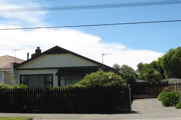 Photo of property in 14 Woodville Street, Edgeware, Christchurch, 8013