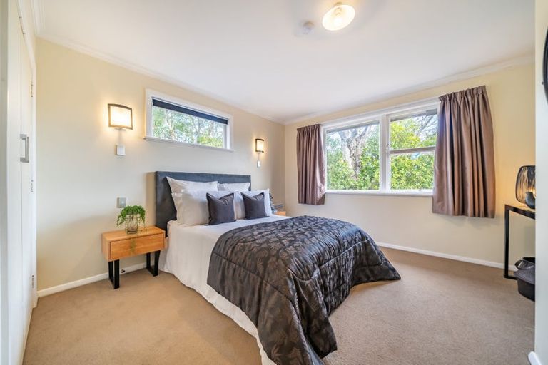 Photo of property in 10 Vista Crescent, Maoribank, Upper Hutt, 5018