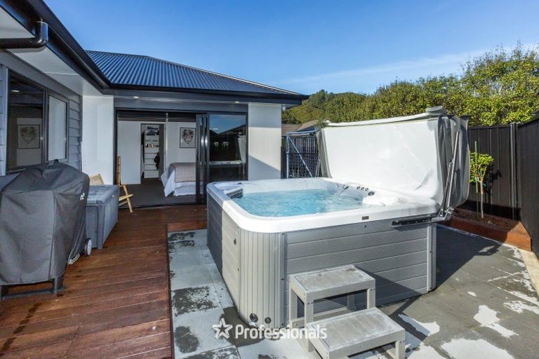 Photo of property in 4 Kerrigan Crescent, Wallaceville, Upper Hutt, 5018