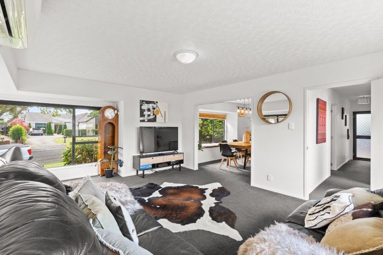 Photo of property in 45 Karnak Crescent, Russley, Christchurch, 8042