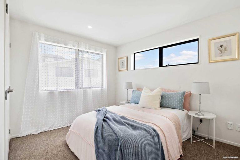 Photo of property in 7a Keegan Drive, Massey, Auckland, 0614