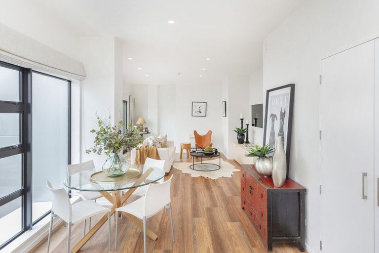 Photo of property in 2/30 Peterborough Street, Christchurch Central, Christchurch, 8013