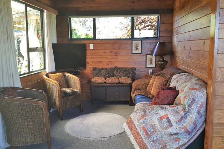 Photo of property in 18 Whakaroa Road, Kinloch, Taupo, 3385