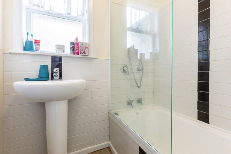 Photo of property in 34 James Street, Dannevirke, 4930