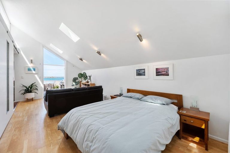 Photo of property in 70 Owhiro Bay Parade, Owhiro Bay, Wellington, 6023