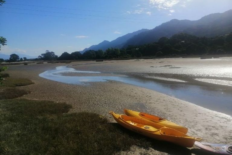 Photo of property in 44 Totara Avenue, Collingwood, 7073