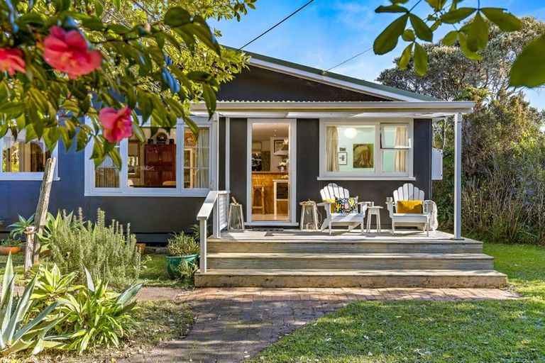 Photo of property in 25 Harbour View Road, Point Wells, Warkworth, 0986