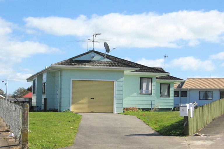 Photo of property in 17 Jack Farrell Place, Papakura, 2110
