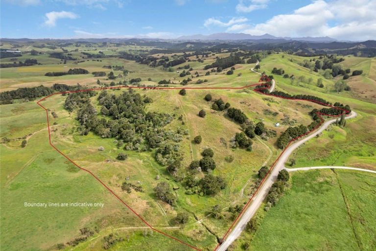 Photo of property in 1754 Ararua Road, Ararua, Matakohe, 0594