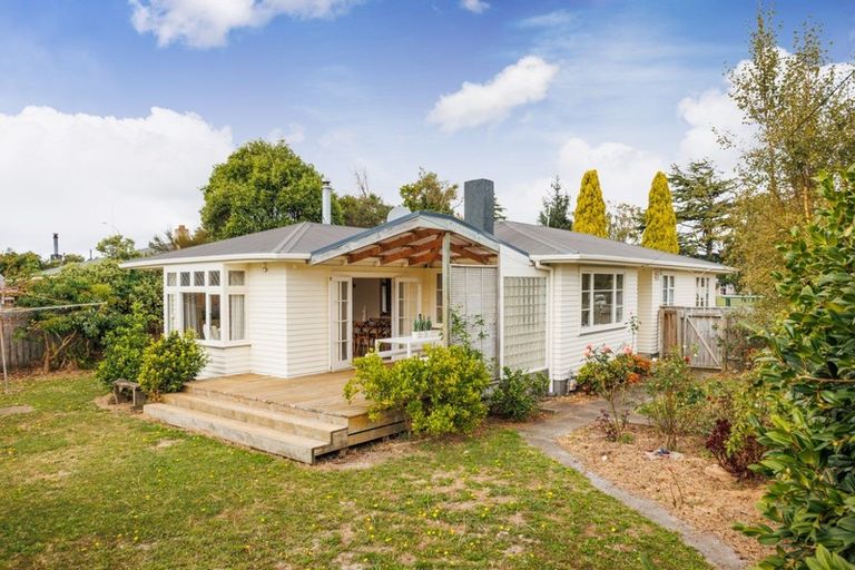 Photo of property in 2 Norwich Place, Awapuni, Palmerston North, 4412