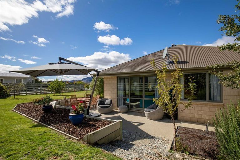 Photo of property in 17 Missy Crescent, Mount Pisa, Cromwell, 9383
