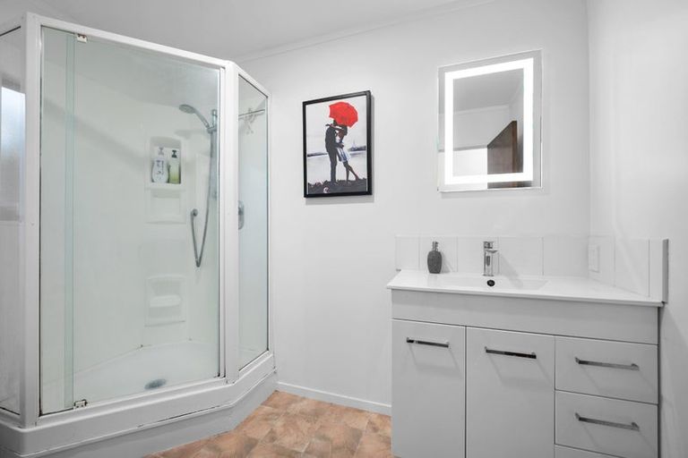 Photo of property in 34a Rawene Road, Birkenhead, Auckland, 0626