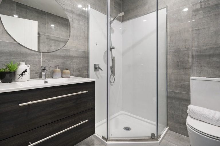 Photo of property in 17b Seymour Road, Sunnyvale, Auckland, 0612