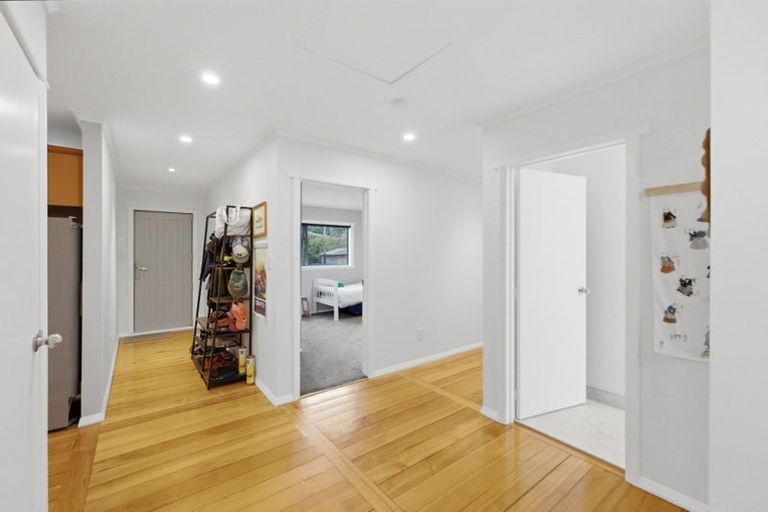 Photo of property in 82 Wairau Road, Oakura, 4314