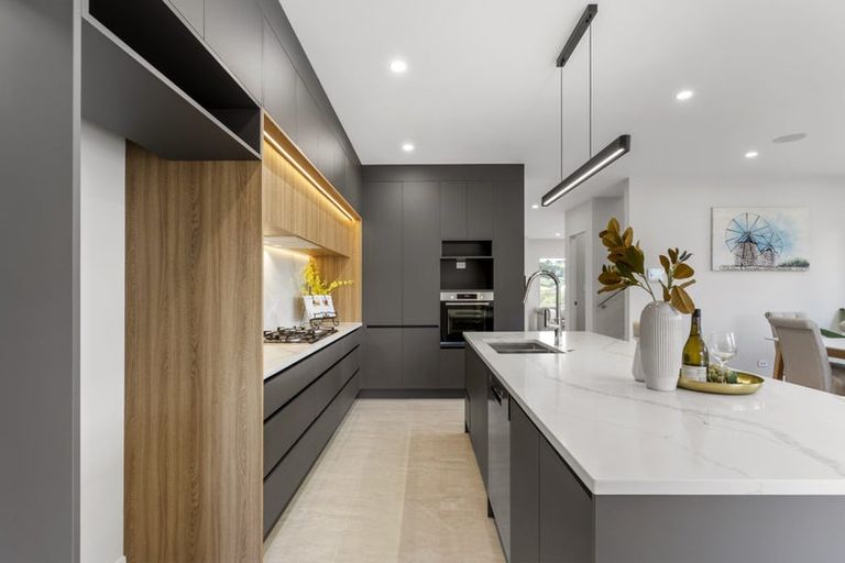 Photo of property in 9 Backridge Way, Flat Bush, Auckland, 2019