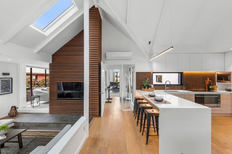 Photo of property in 9 Ringwood Place, Avonhead, Christchurch, 8042