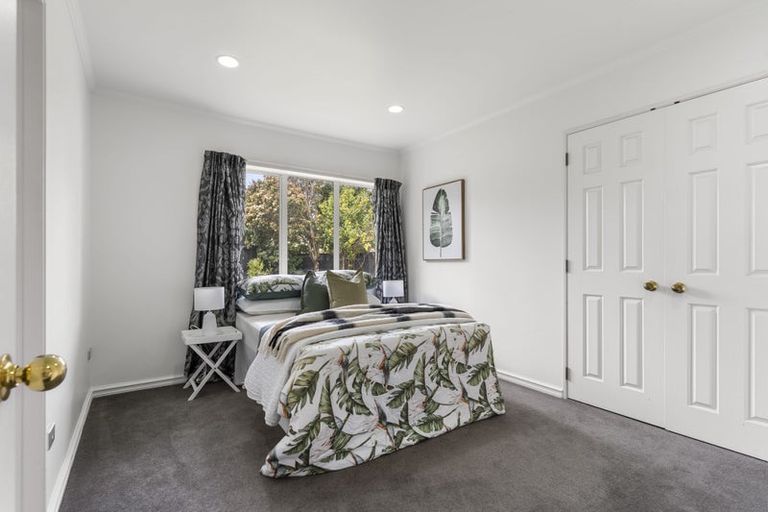 Photo of property in 9 Nathan Close, Somerville, Auckland, 2014