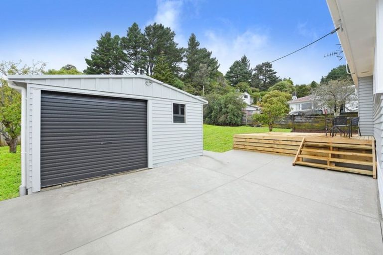 Photo of property in 2 Thomson Grove, Stokes Valley, Lower Hutt, 5019