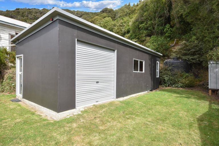 Photo of property in 25 Riverside Road, Taieri Mouth, Brighton, 9091