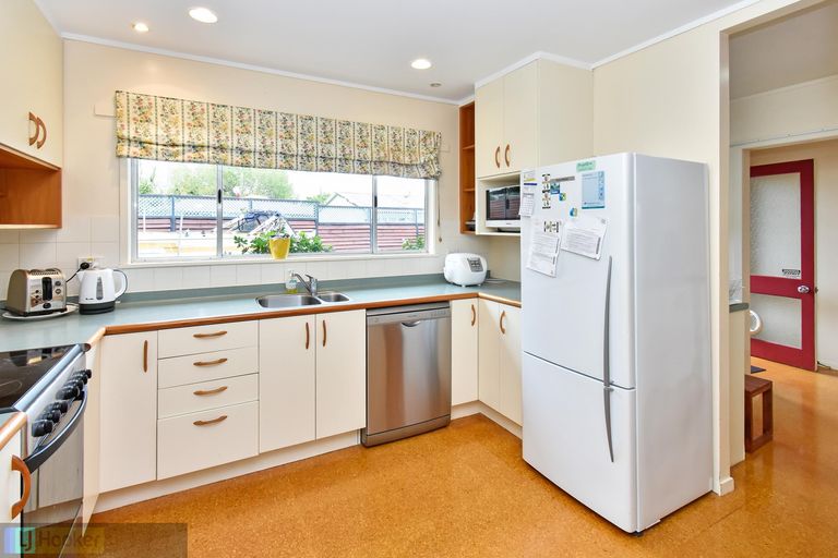 Photo of property in 140a Great South Road, Manurewa, Auckland, 2102