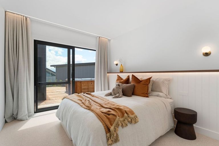 Photo of property in 11 Sparrowhawk Way, Kinloch, Taupo, 3377