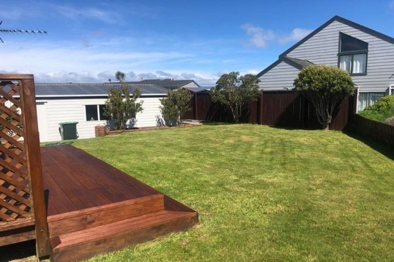 Photo of property in 11 Jasmine Grove, Maungaraki, Lower Hutt, 5010