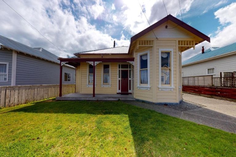 Photo of property in 36 Tawa Street, Gonville, Whanganui, 4501