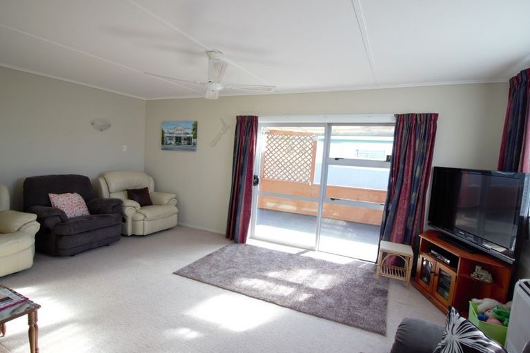 Photo of property in 8 Jollie Road, Twizel, 7901