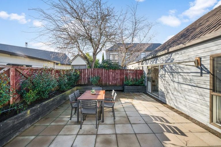 Photo of property in 2/2 Wakelin Place, Redwood, Christchurch, 8051