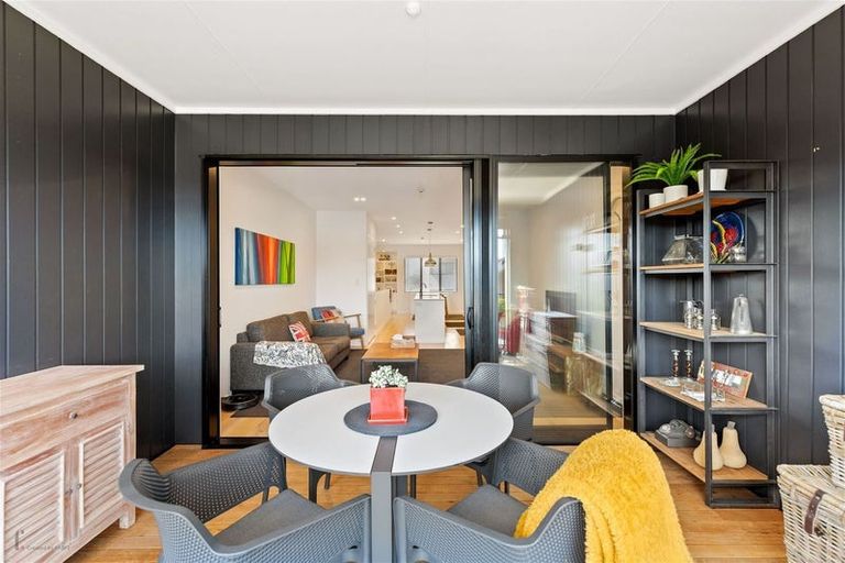 Photo of property in 86 Rangihina Road, Hobsonville, Auckland, 0616