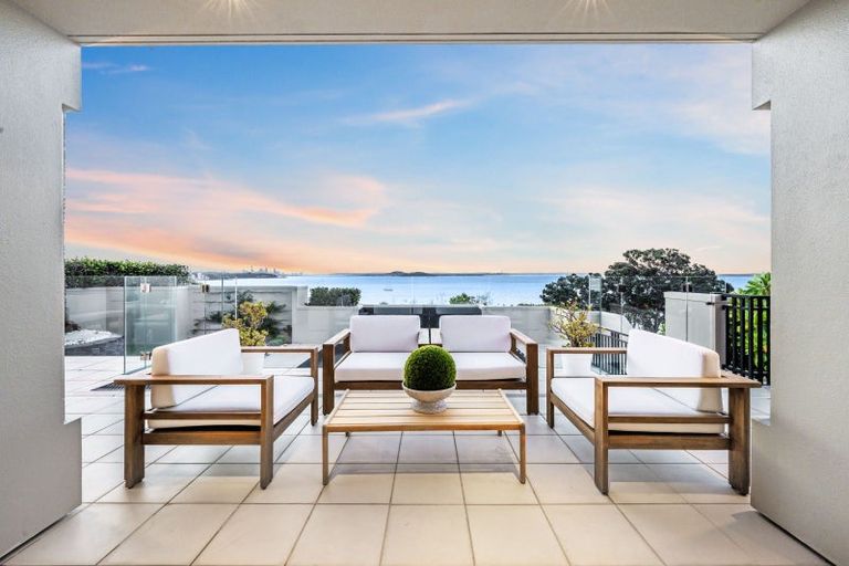 Photo of property in 55 Cliff Road, Saint Heliers, Auckland, 1071