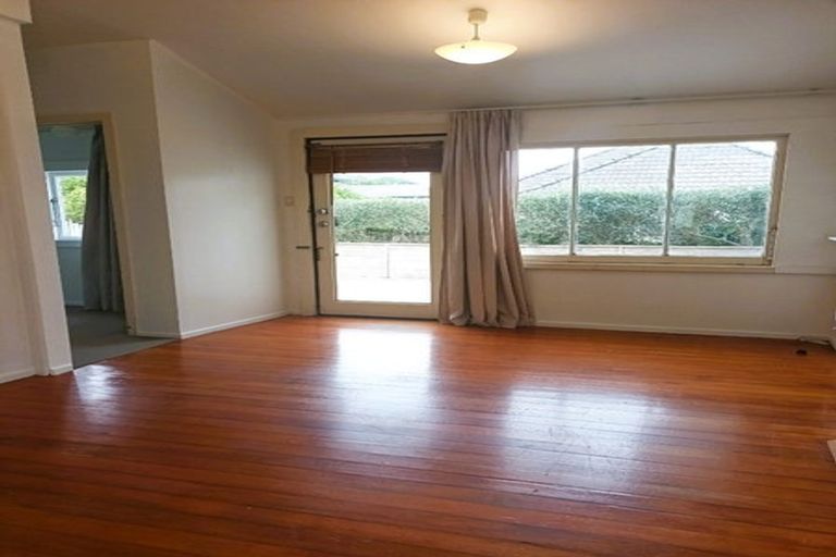 Photo of property in 1/12 Northumberland Avenue, Belmont, Auckland, 0622
