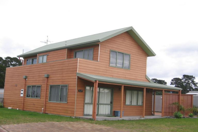 Photo of property in 14 Braddock Grove, Pauanui, Hikuai, 3579