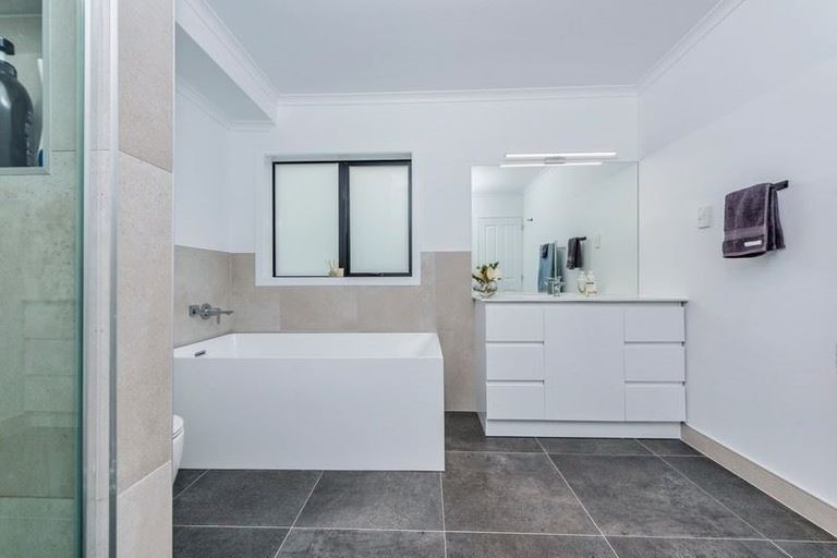 Photo of property in 11 Carnelian Court, Westgate, Auckland, 0614